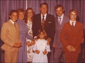 Ronald Reagan and the Paul Family during Reagan's 1976 Presidential bid. Ron and Rand to the left of Reagan. 